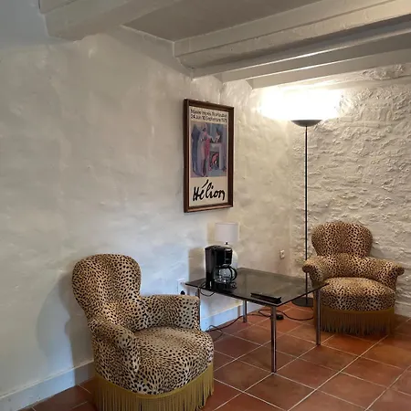 Studette Terrasse, Calme, Proche Centre