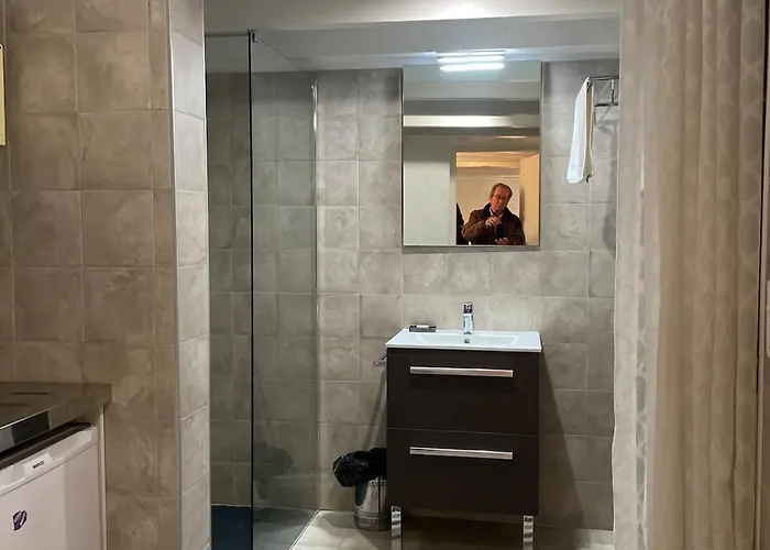 Studette Terrasse, Calme, Proche Centre *